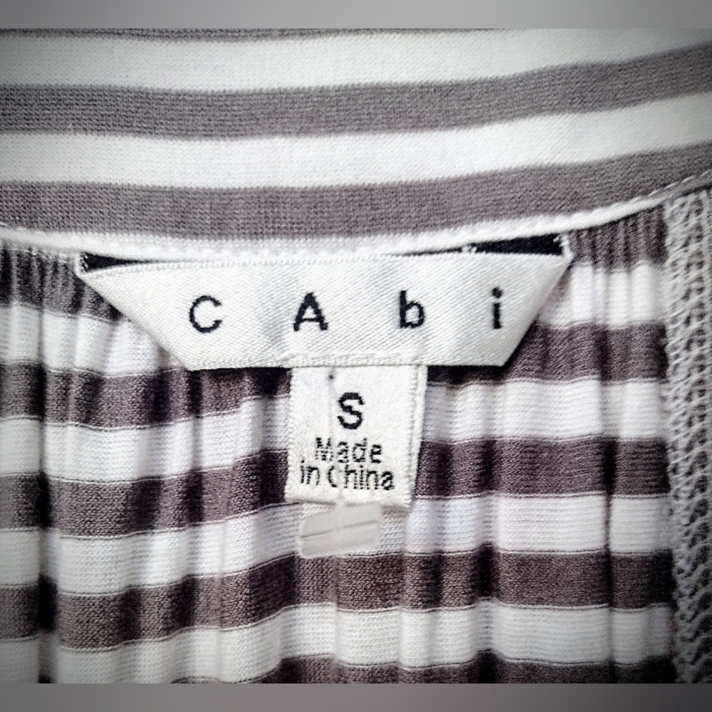 CAbi Tunic Racerback Tank w/ Fabric Rosettes, White/Gray, Size Small, Style 293 - Picture 5 of 7